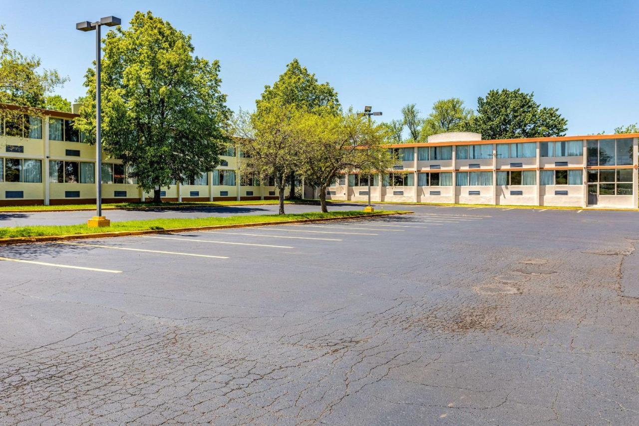 Econo Lodge Fredonia Eksteriør billede