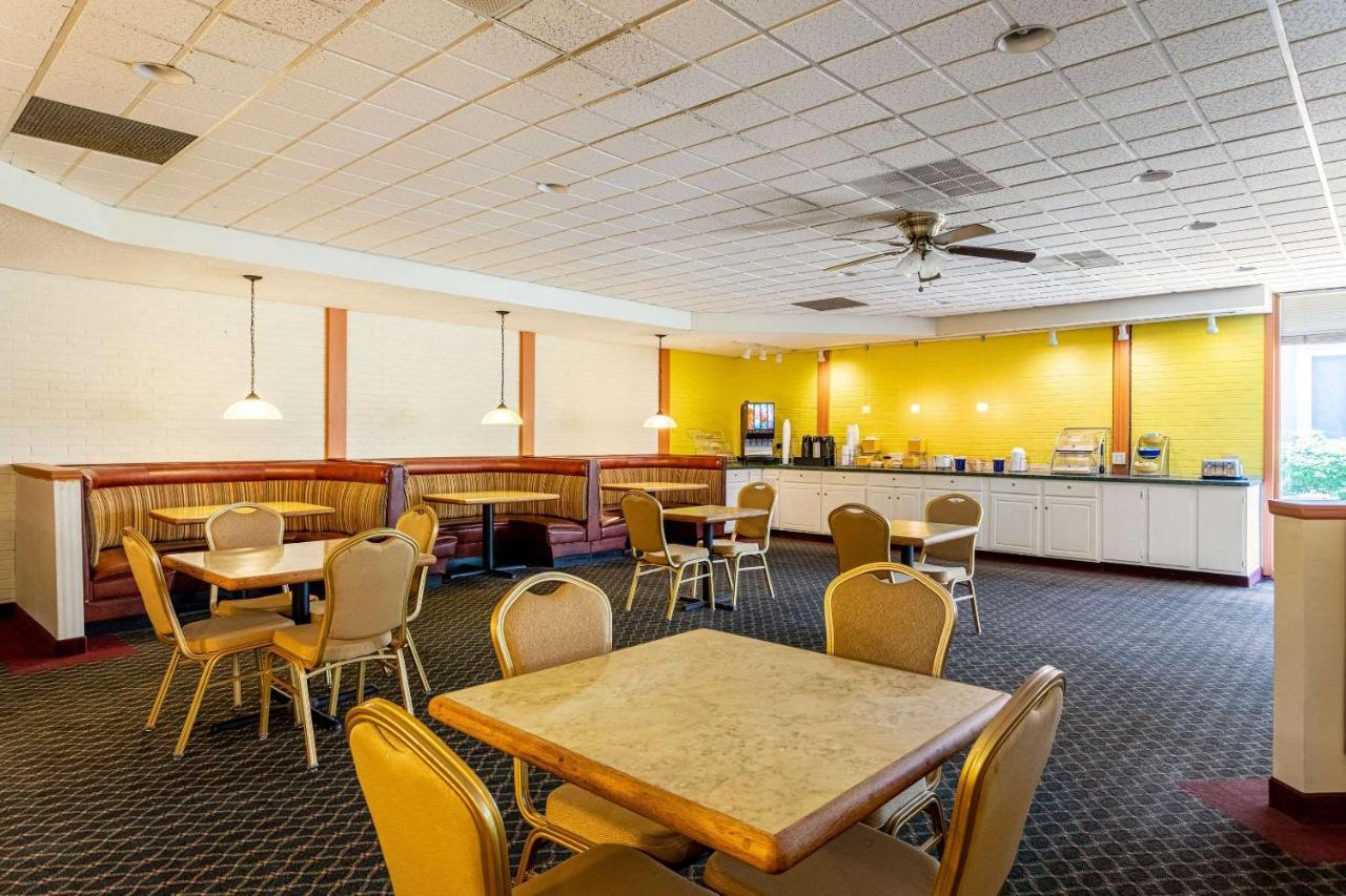 Econo Lodge Fredonia Eksteriør billede
