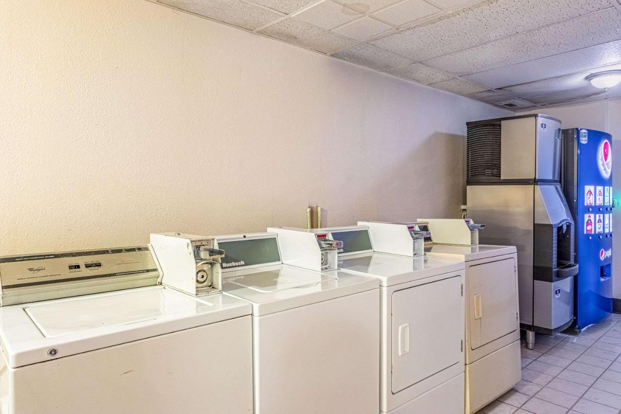 Econo Lodge Fredonia Eksteriør billede